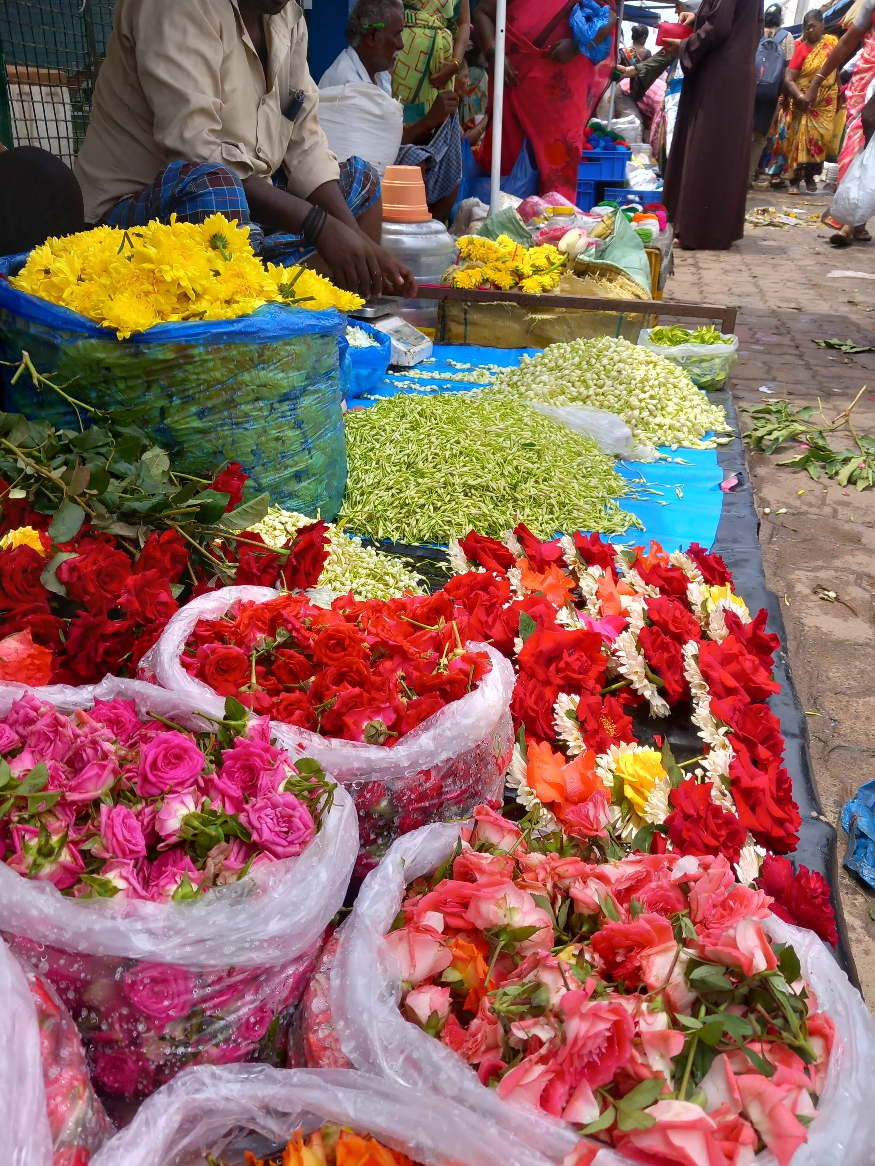 En Inde, les fleurs ne sont pas seulement belles… elles sont porteuses de sens.